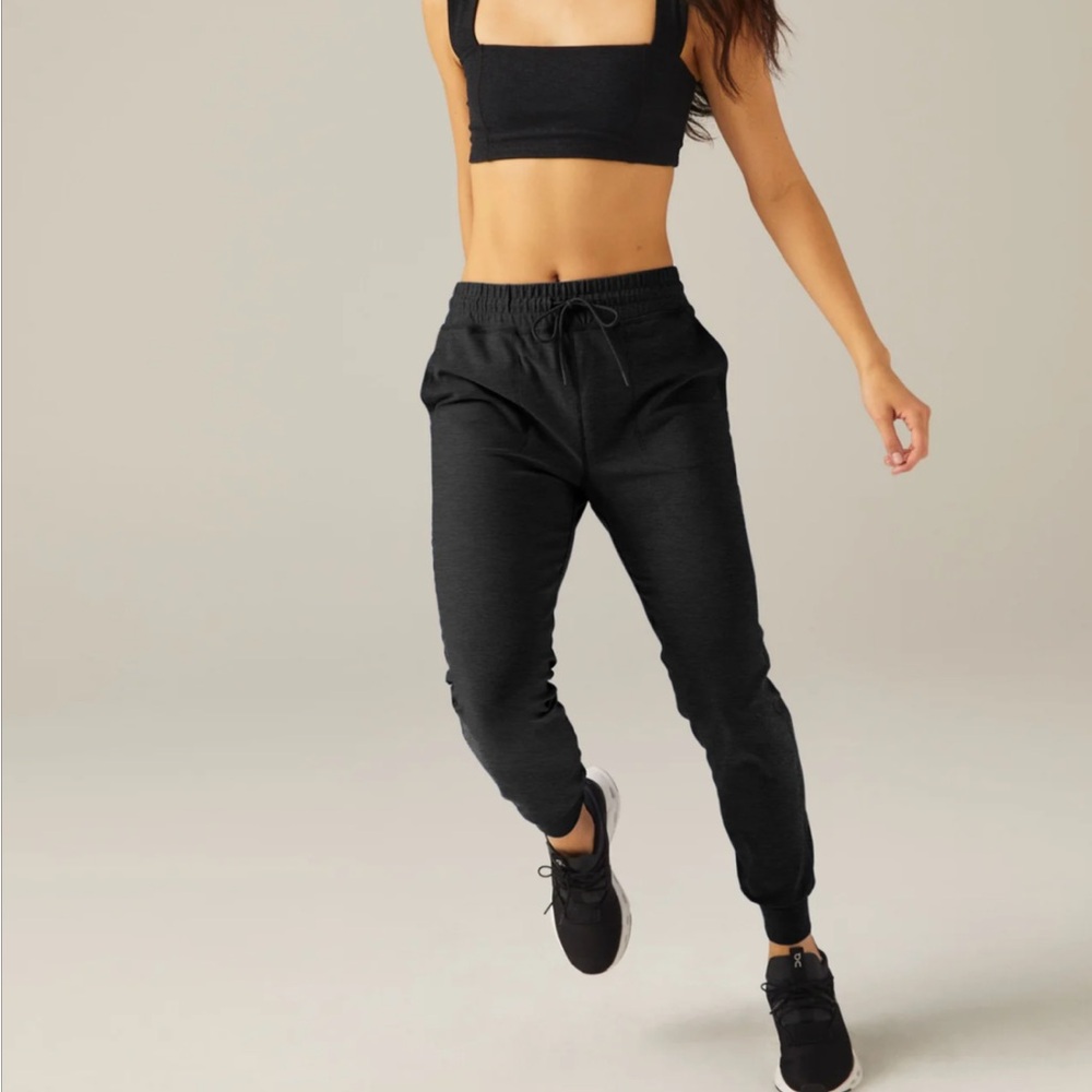Beyond Yoga Commuter Midi Jogger